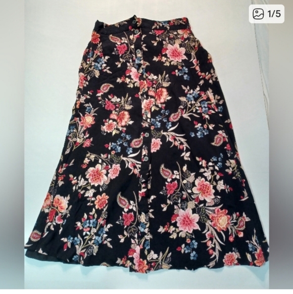 LOFT Black Maxi Skirt with Floral Design - Picture 5 of 5